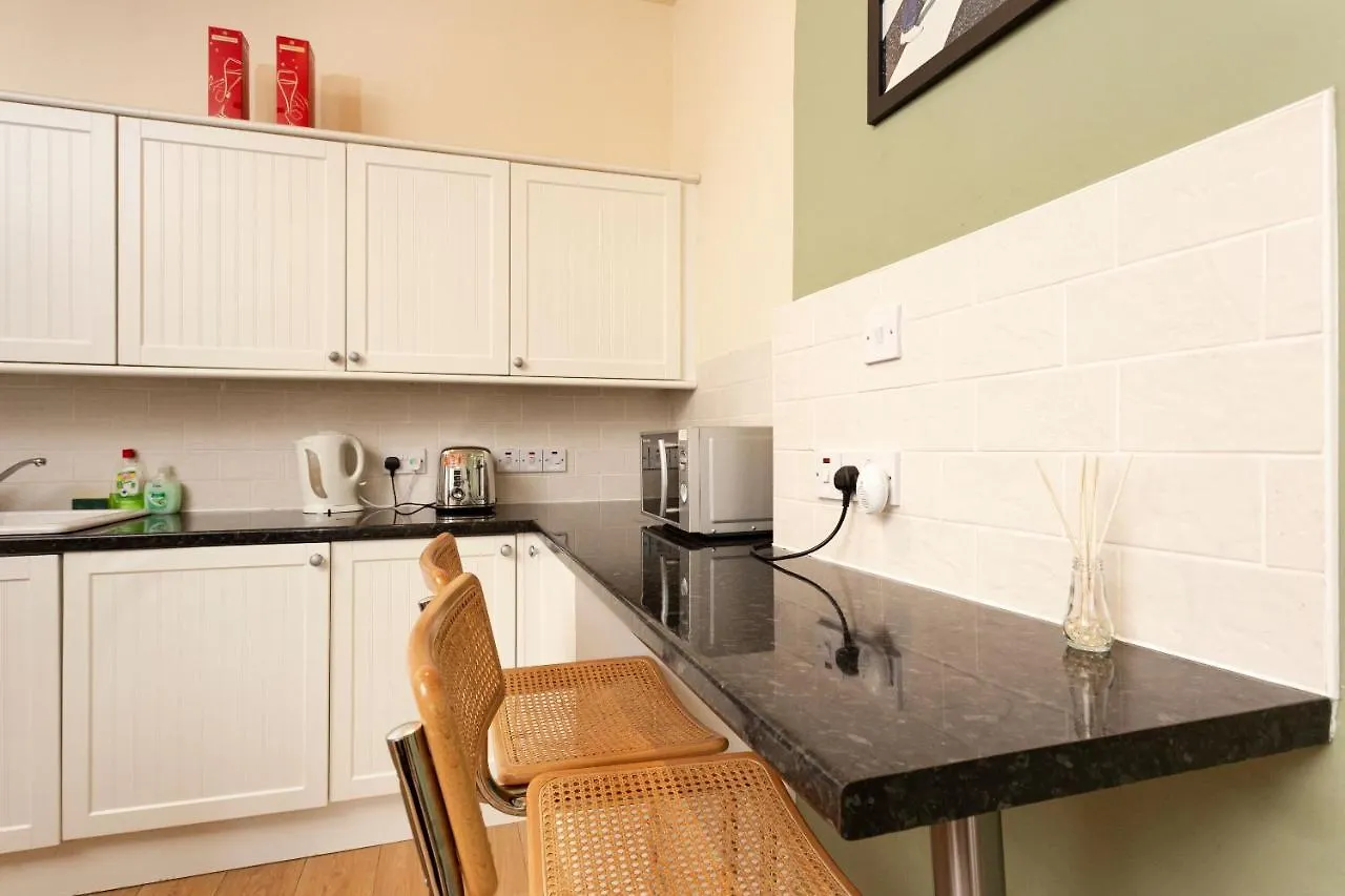 אדינבורו 1 Bedroom Apartment Overlooking Park
